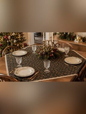 Classic Holiday Tablecloth - Green Floral